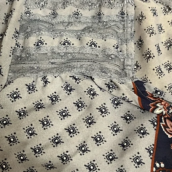 Maurices Sheer Lace Detail Blouse Top Women's M Medium - Picture 4 of 13